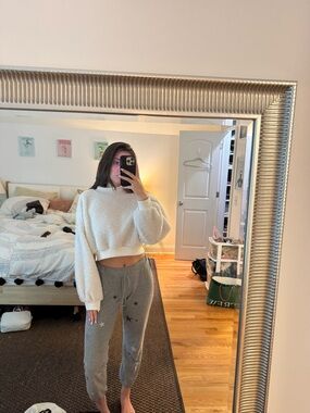 Fuzzy Cropped Sweater | Edikted Style | Soft Cozy Knit | Size M (Fits S)